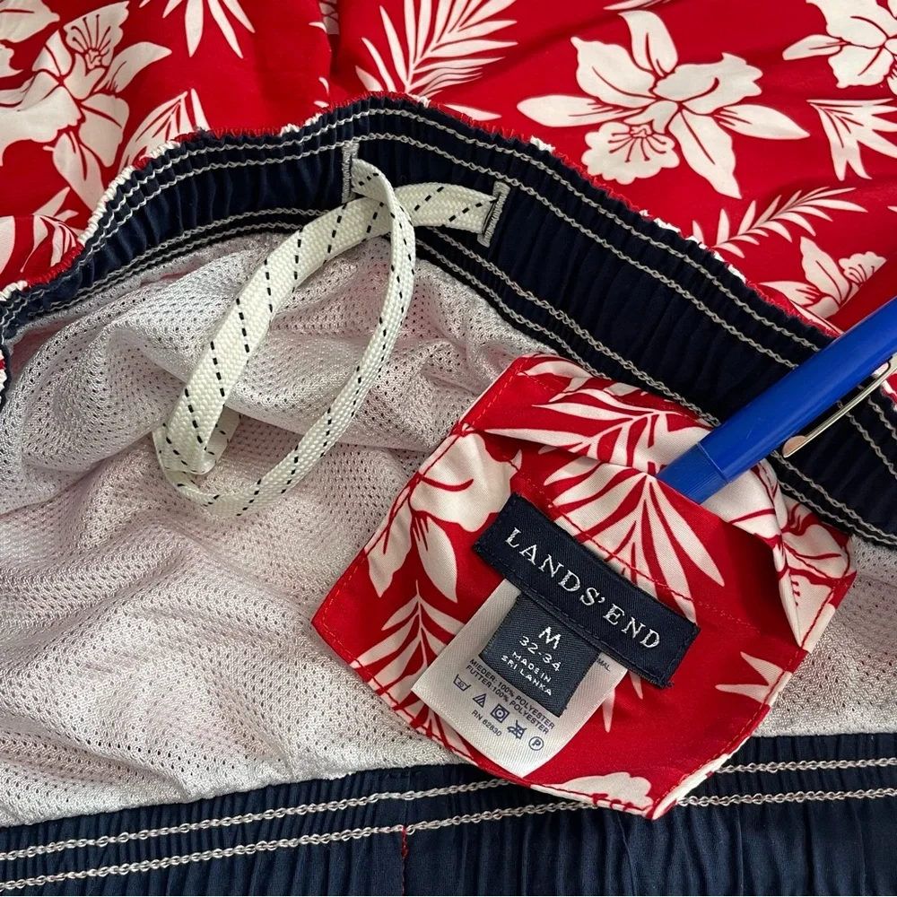 Lands’ End Men’s Red Palm Swim Trunks 9” Inseam Swim Shorts Medium Size 32-34